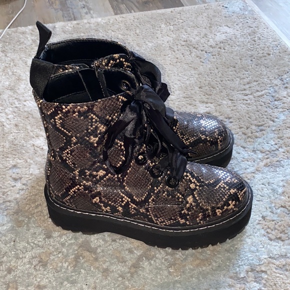 H&M platform combat boots snake print - Picture 2 of 5